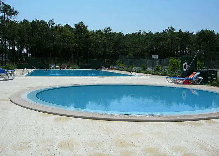 مكان تخييم Parque De Campismo Orbitur Gala